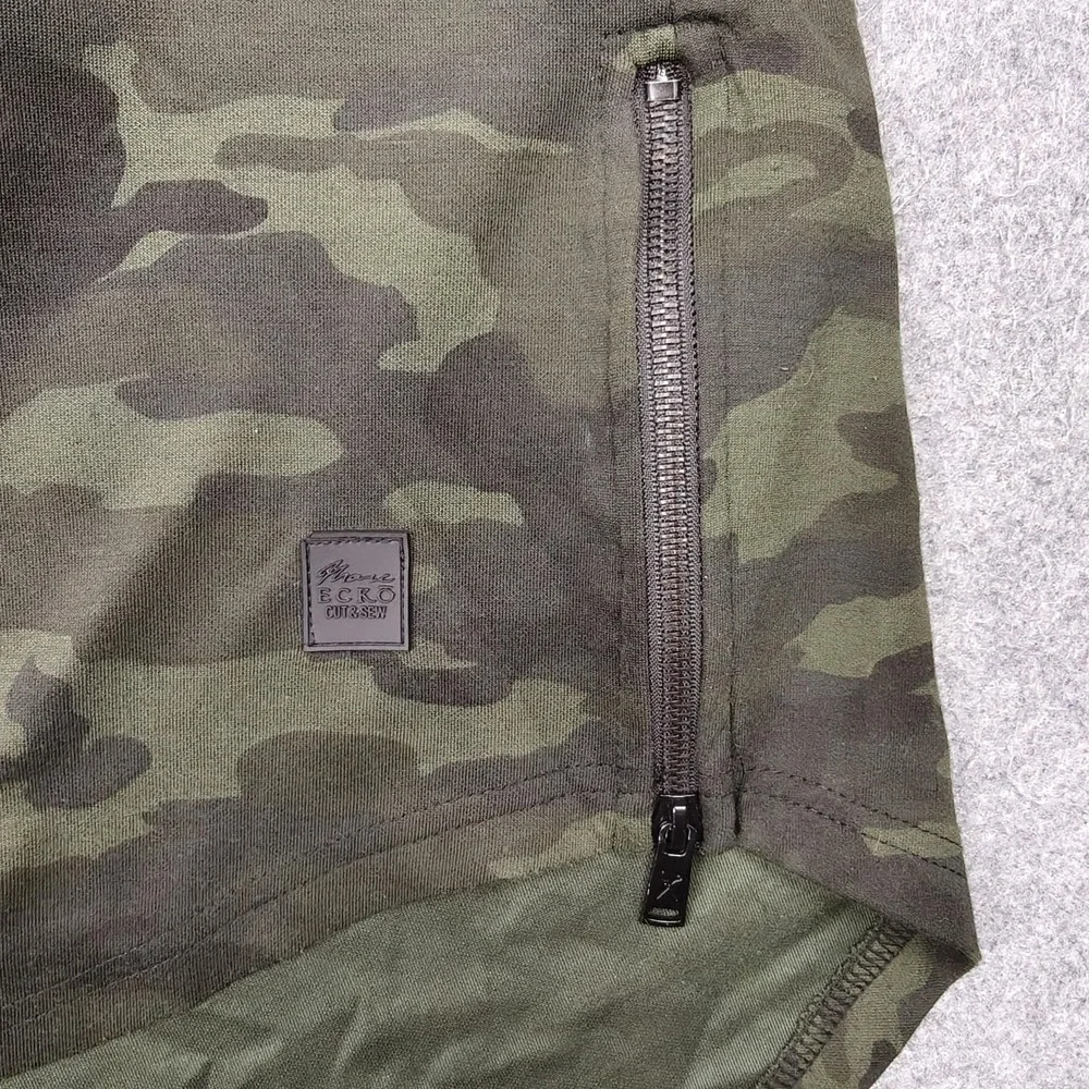 Marc Ecko Shirt Mens Large Green Camo Hooded Flag Graphic‎ Tee Zipper Cut & Sew